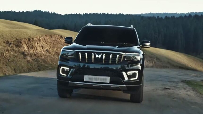 Mahindra XUV700 is getting a bumper discount