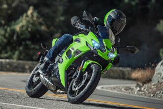 2026 की बहेतरीन मोटरसाइकिल Kawasaki Ninja 650 हुई लॉन्च