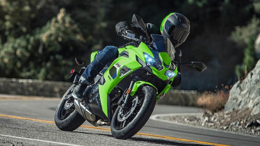 2026 की बहेतरीन मोटरसाइकिल Kawasaki Ninja 650 हुई लॉन्च